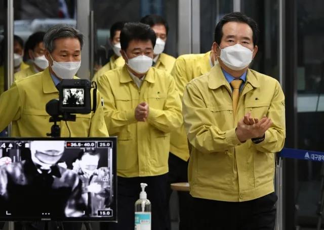 韓國1595例、日本894例、意大利470例…全球多地疫情升級！鐘南山建議全球形成聯(lián)防聯(lián)控機(jī)制.jpg